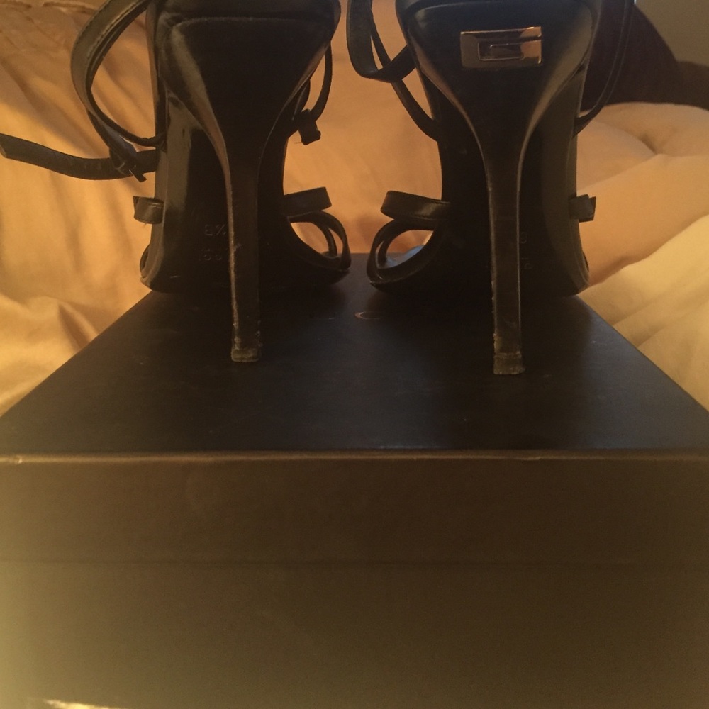 ๐ฅ๐ค๐ Gucci heels ๐ ๐ฅ๐ค - Picture 3 of 4
